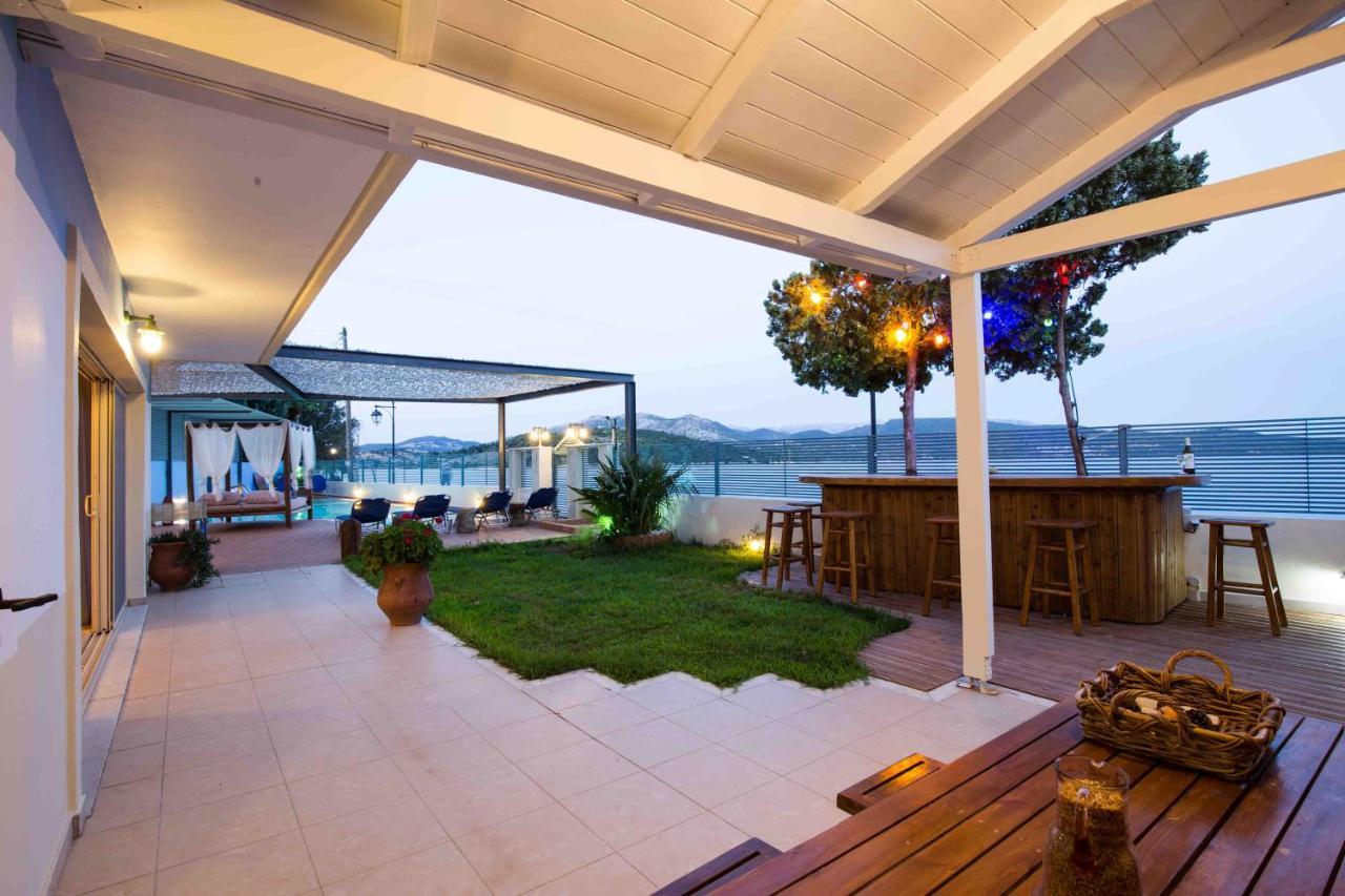 Villa Salty Breeze Beachfront By Lefkadastay Lygia (Lefkada)